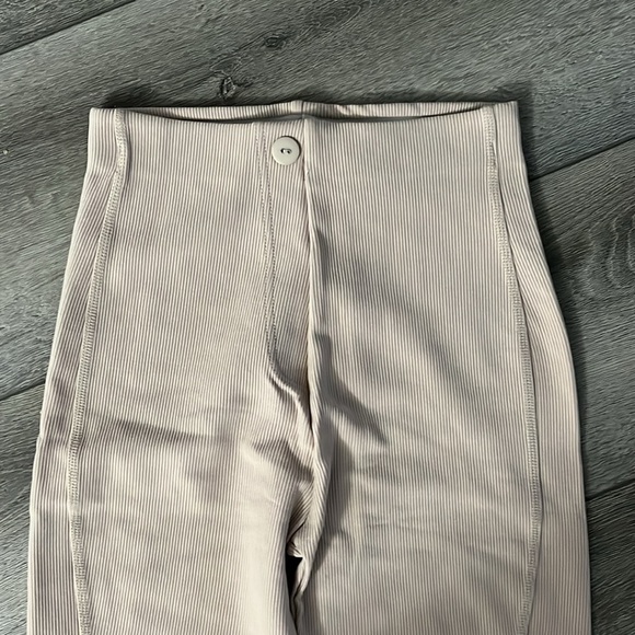 Dorothy Perkins stone ribbed high waist laying flat Inseam front rise leggings - Picture 3 of 8